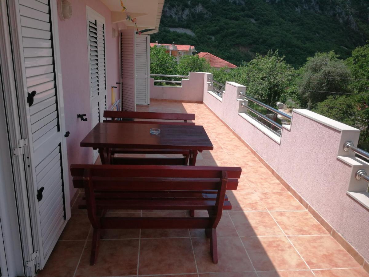 Tim Appartement Kotor Buitenkant foto