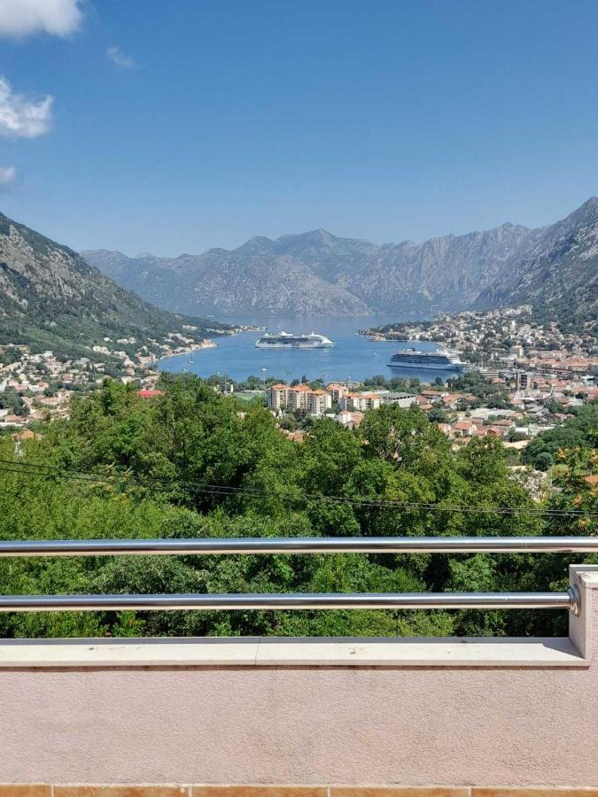 Tim Appartement Kotor Buitenkant foto